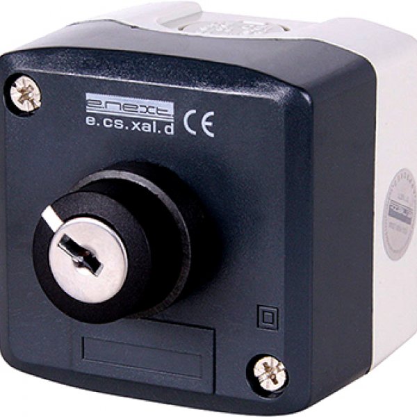 Кнопочный пост e.cs.stand.xal.d.144секторный переключатель 0-1 с ключом - s006020